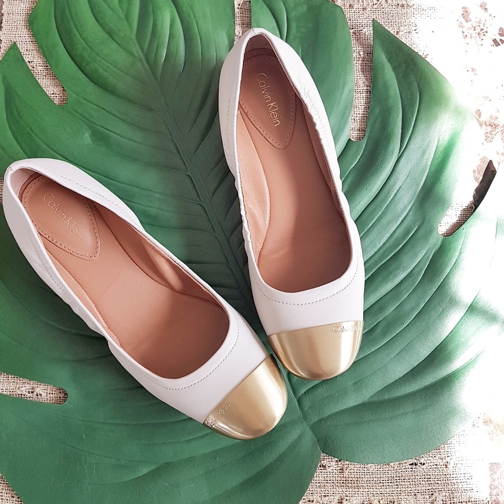 CALVIN KLEIN NWOT Cream and Gold Flat Shoes